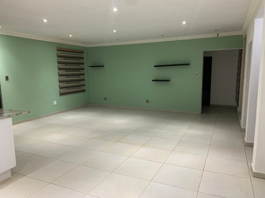 4 Bedroom Property for Sale in Waterkloof East North West